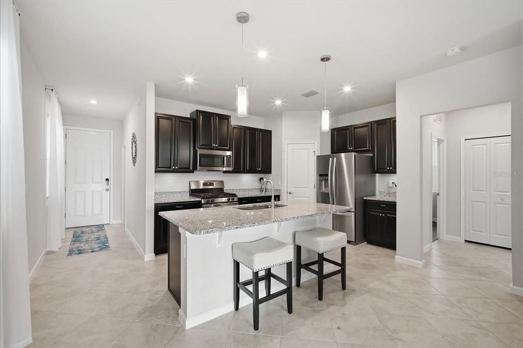 For Sale: $400,000 (3 beds, 2 baths, 1509 Square Feet)