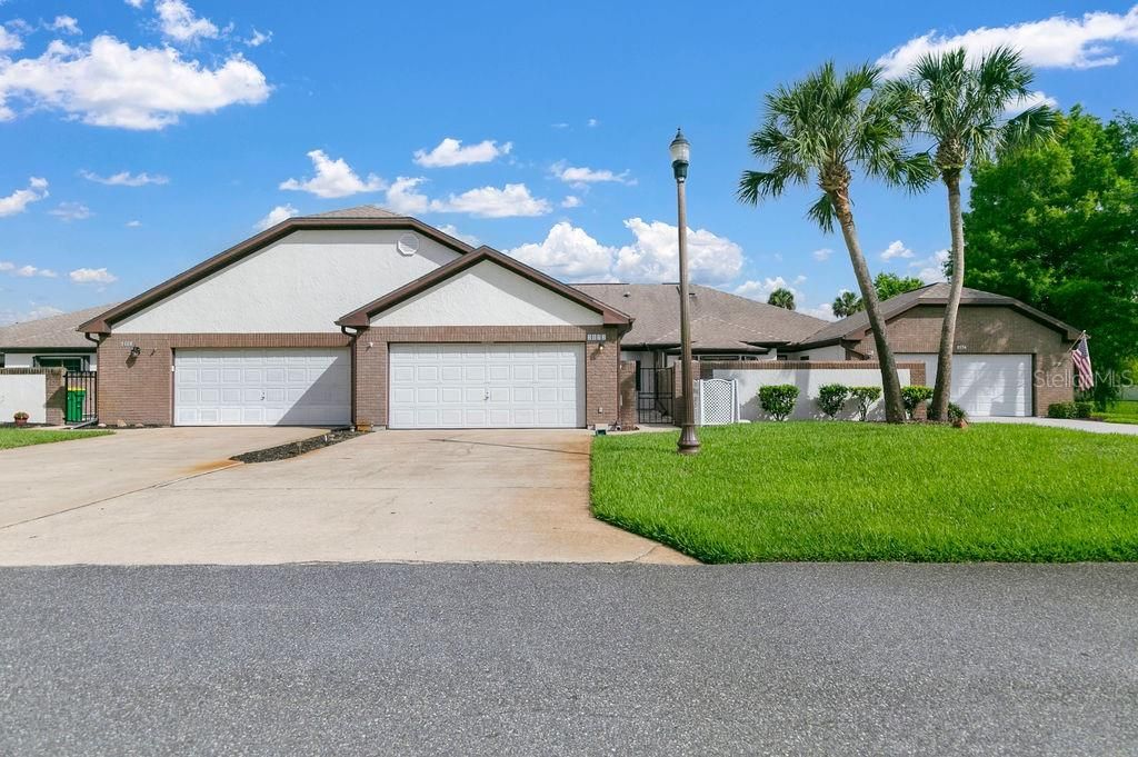 For Sale: $265,000 (2 beds, 2 baths, 1086 Square Feet)