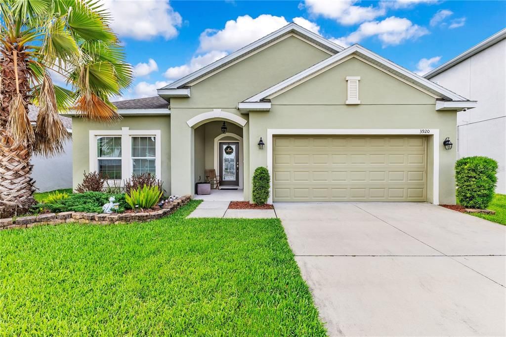 For Sale: $409,000 (4 beds, 2 baths, 1979 Square Feet)
