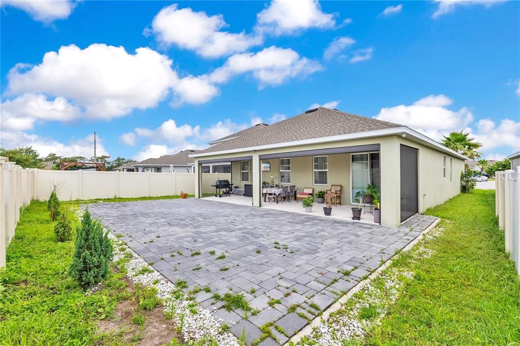 For Sale: $409,000 (4 beds, 2 baths, 1979 Square Feet)