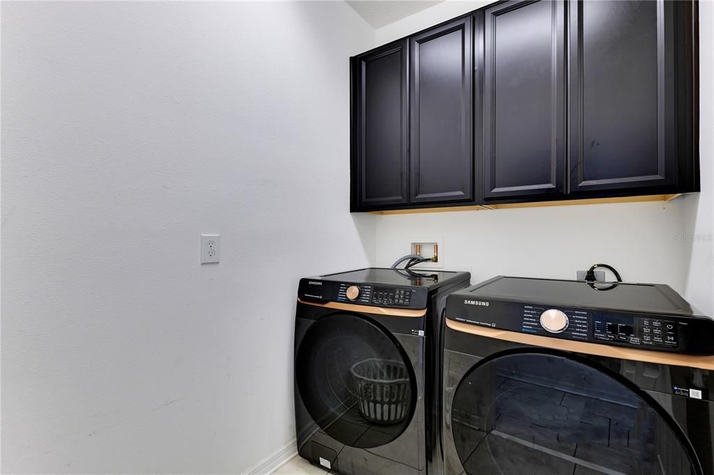 For Sale: $409,000 (4 beds, 2 baths, 1979 Square Feet)