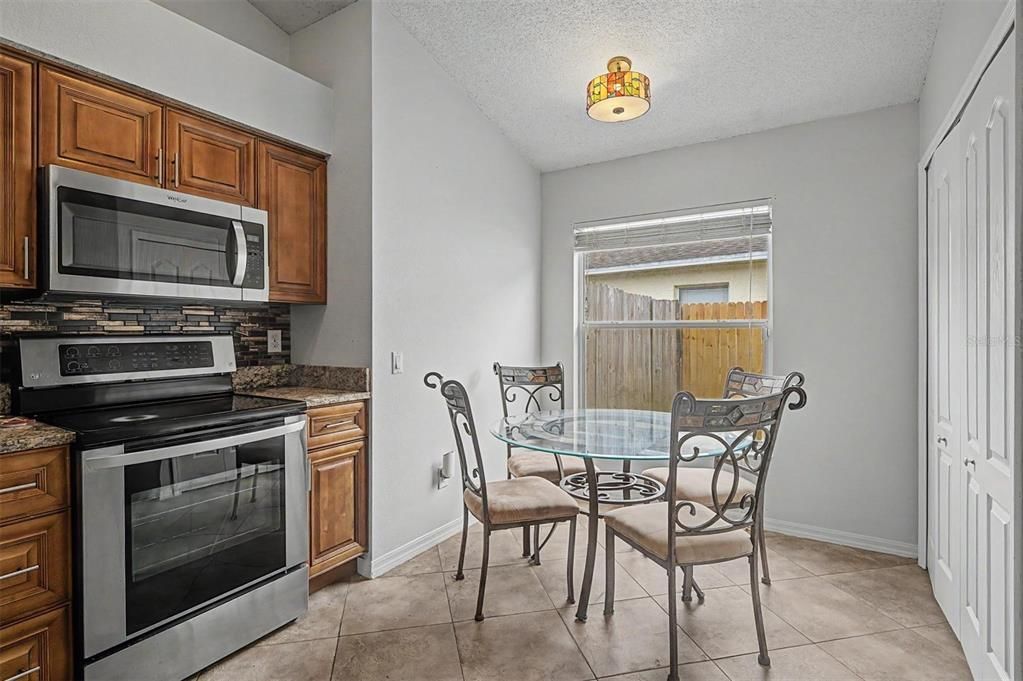 For Sale: $520,000 (4 beds, 3 baths, 1786 Square Feet)