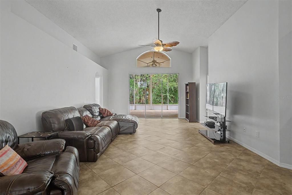 For Sale: $520,000 (4 beds, 3 baths, 1786 Square Feet)