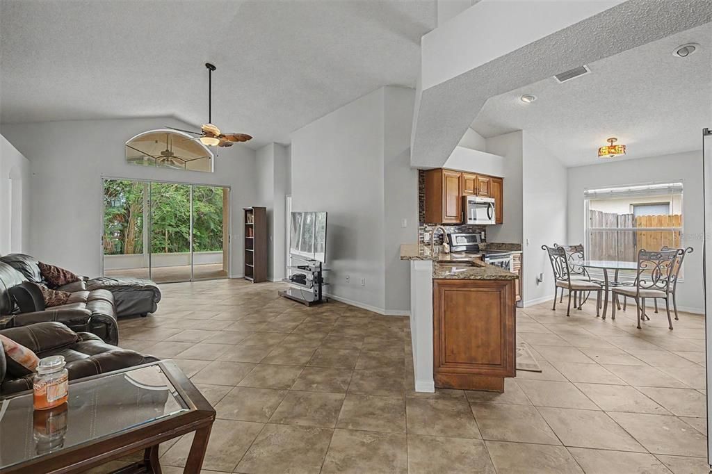For Sale: $520,000 (4 beds, 3 baths, 1786 Square Feet)