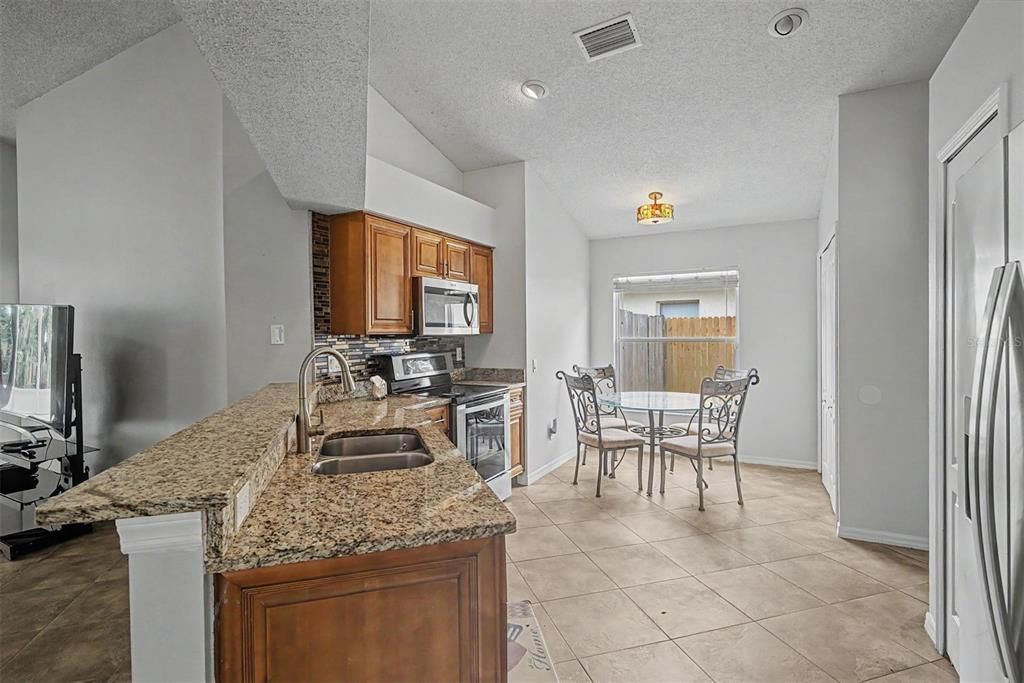 For Sale: $520,000 (4 beds, 3 baths, 1786 Square Feet)