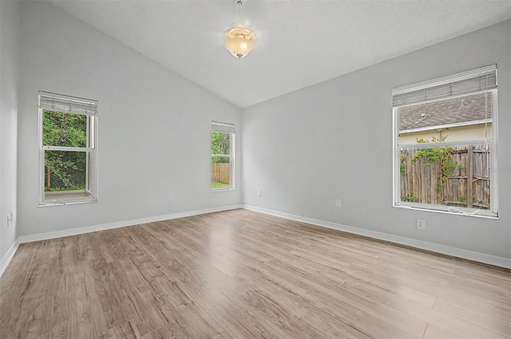 For Sale: $520,000 (4 beds, 3 baths, 1786 Square Feet)