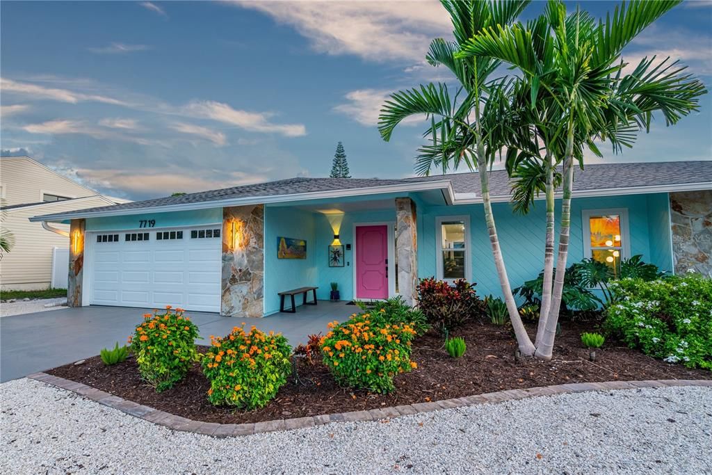 For Sale: $875,000 (3 beds, 2 baths, 2123 Square Feet)