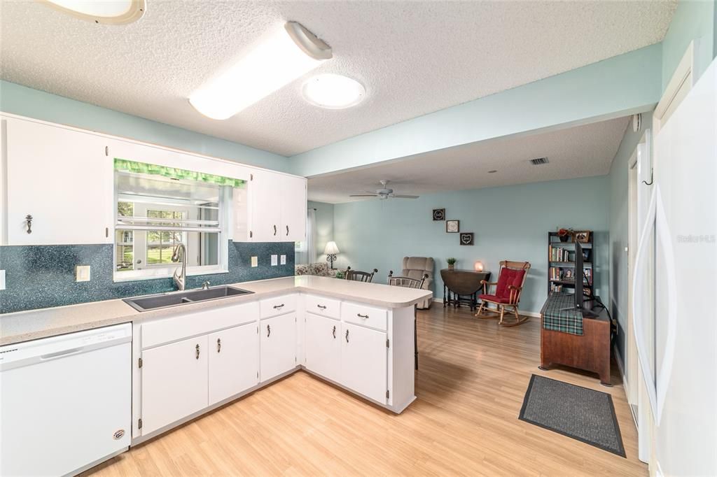 Activo con contrato: $159,999 (2 camas, 2 baños, 1385 Pies cuadrados)