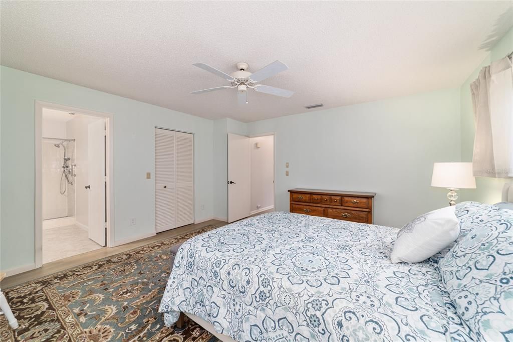 Activo con contrato: $159,999 (2 camas, 2 baños, 1385 Pies cuadrados)
