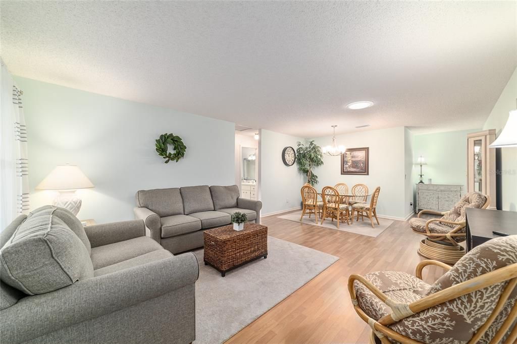 Activo con contrato: $159,999 (2 camas, 2 baños, 1385 Pies cuadrados)