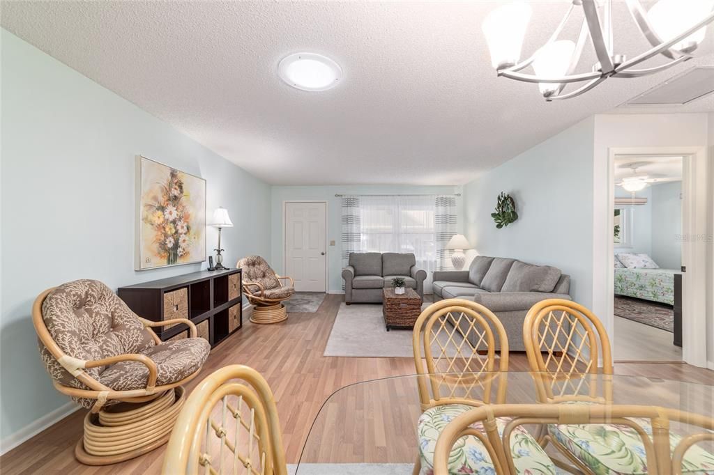 Activo con contrato: $159,999 (2 camas, 2 baños, 1385 Pies cuadrados)