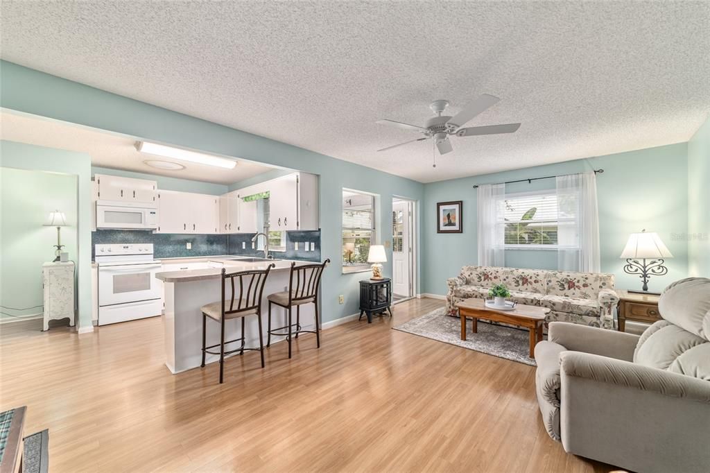 Activo con contrato: $159,999 (2 camas, 2 baños, 1385 Pies cuadrados)