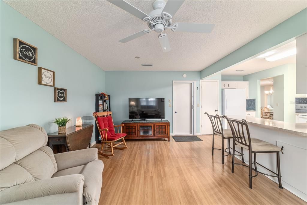 Activo con contrato: $159,999 (2 camas, 2 baños, 1385 Pies cuadrados)