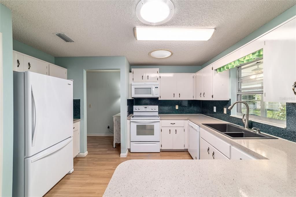 Activo con contrato: $159,999 (2 camas, 2 baños, 1385 Pies cuadrados)