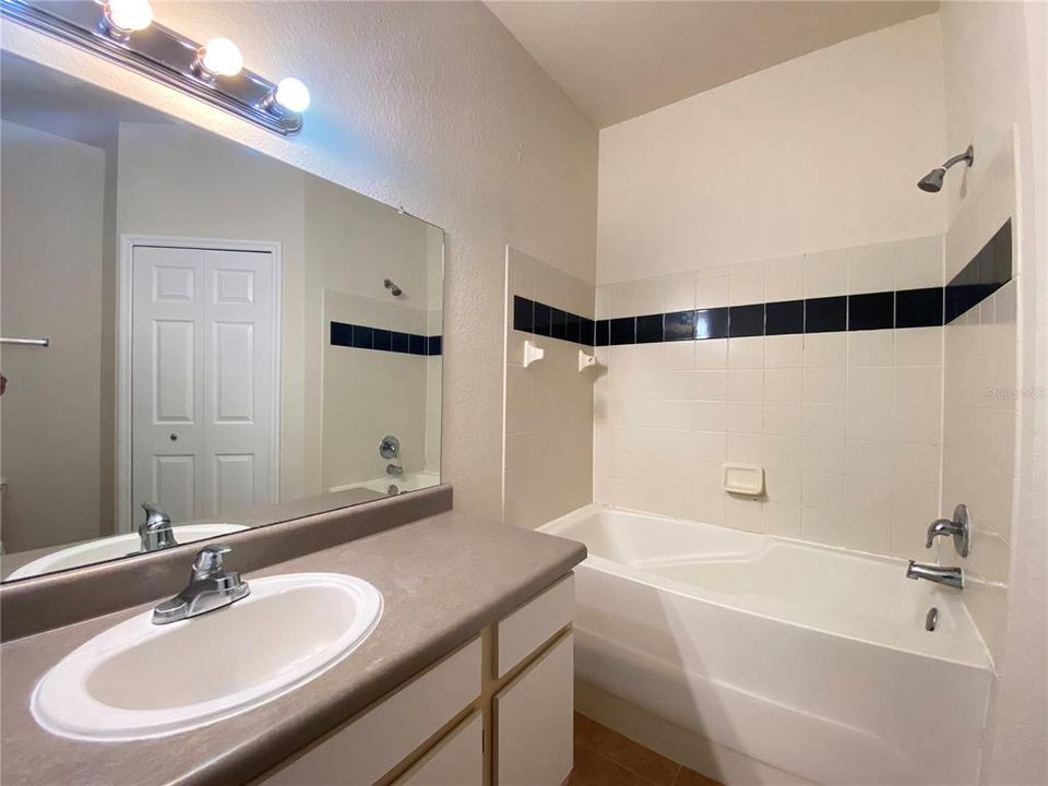 В аренду: $1,595 (2 спален, 2 ванн, 1077 Квадратных фут)