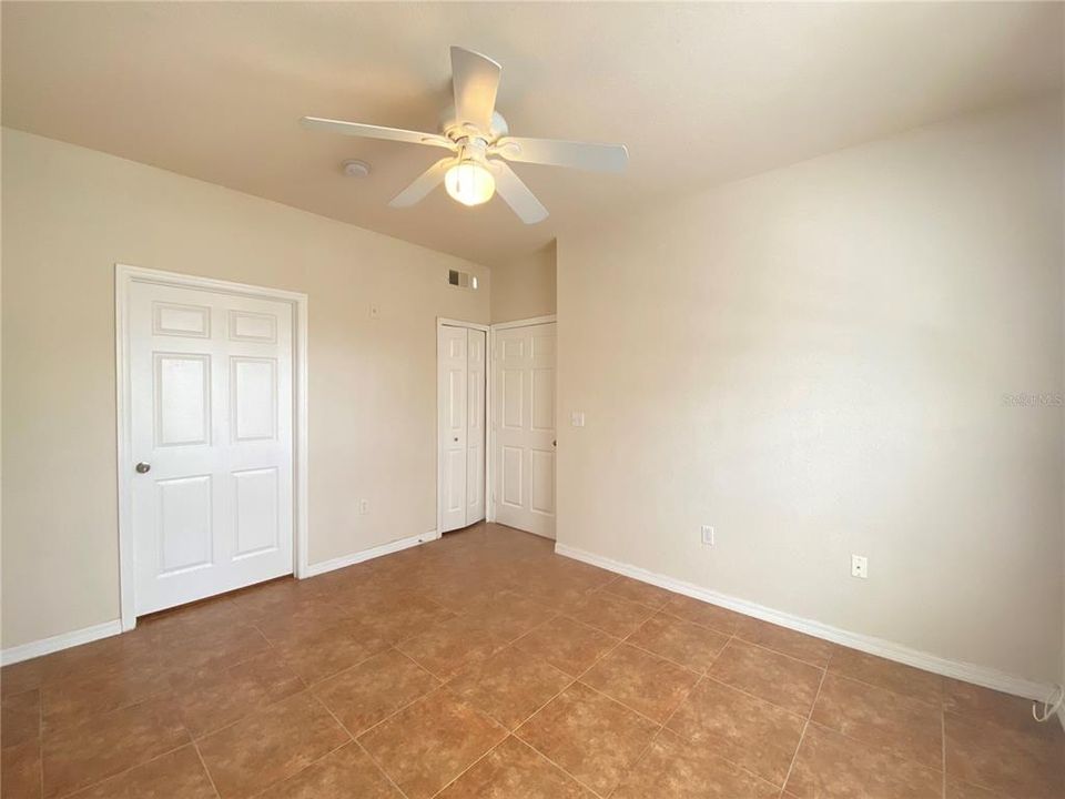В аренду: $1,595 (2 спален, 2 ванн, 1077 Квадратных фут)