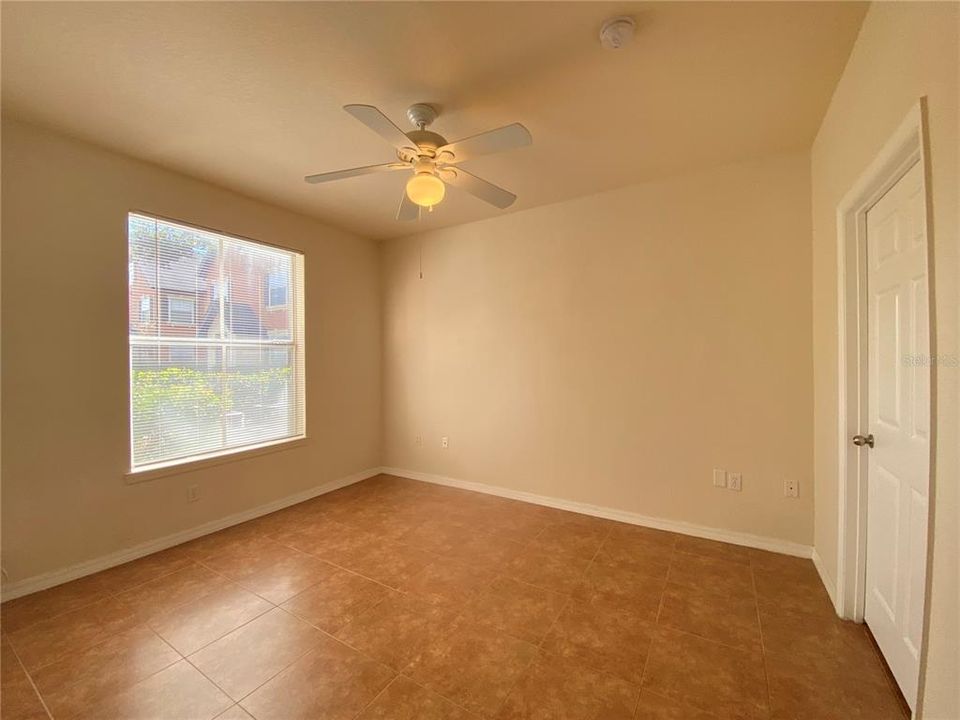 В аренду: $1,595 (2 спален, 2 ванн, 1077 Квадратных фут)