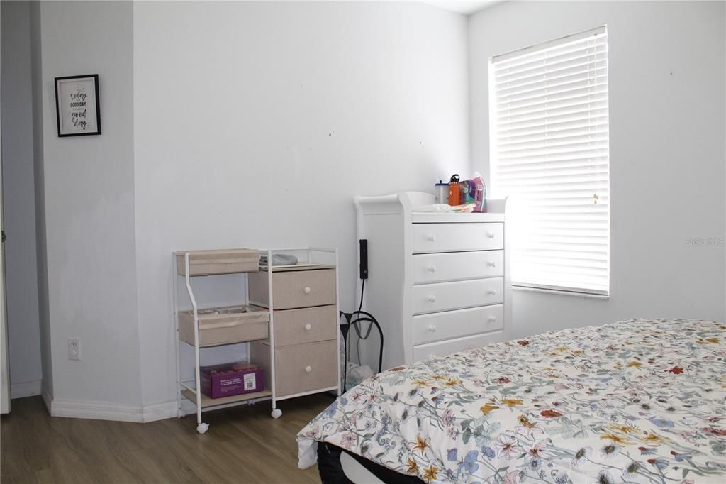 For Sale: $435,000 (4 beds, 2 baths, 2476 Square Feet)
