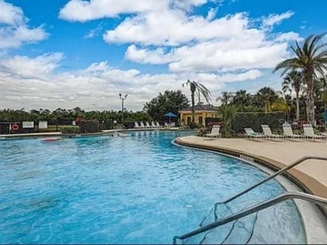 En Venta: $330,000 (3 camas, 2 baños, 1427 Pies cuadrados)