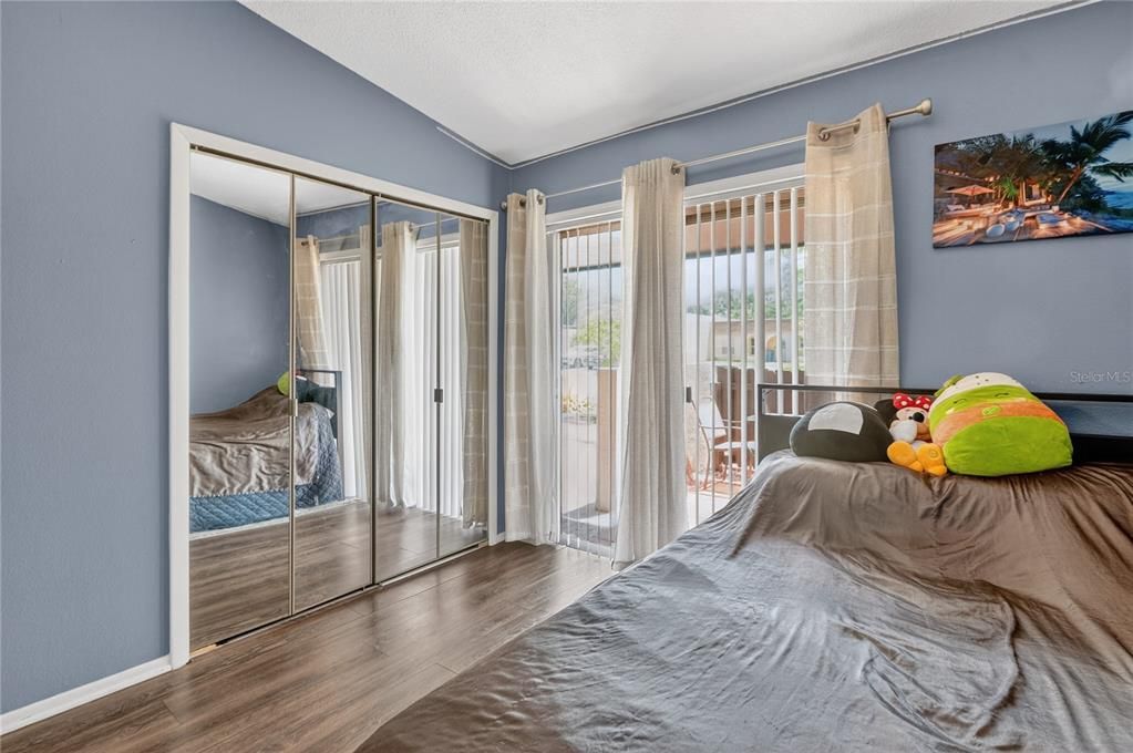 For Sale: $268,000 (2 beds, 2 baths, 1065 Square Feet)