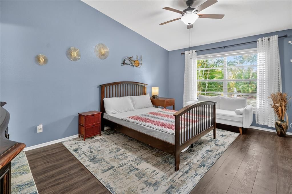 For Sale: $268,000 (2 beds, 2 baths, 1065 Square Feet)