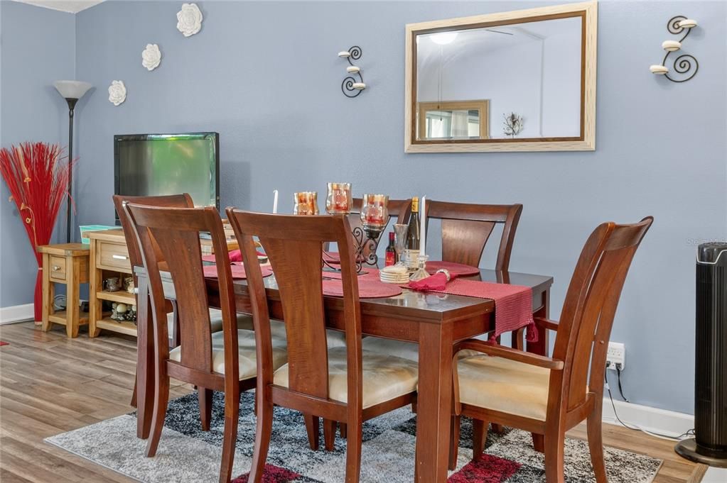 For Sale: $268,000 (2 beds, 2 baths, 1065 Square Feet)