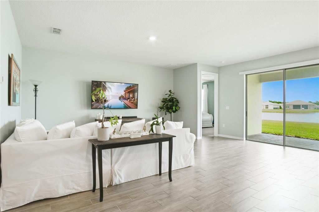 For Sale: $399,000 (3 beds, 2 baths, 1662 Square Feet)