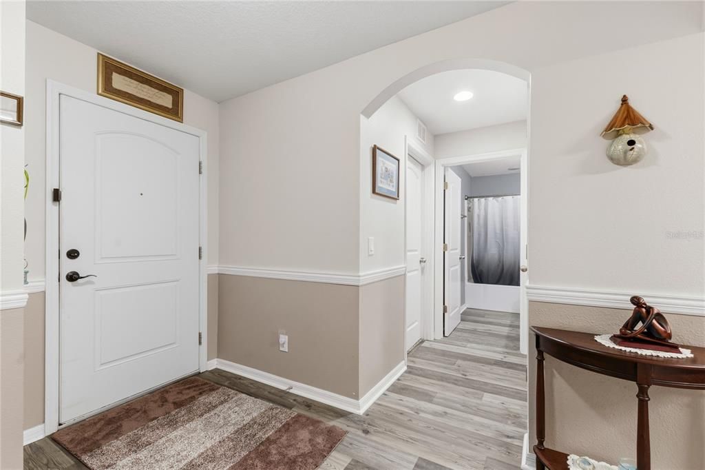 For Sale: $300,000 (3 beds, 2 baths, 1516 Square Feet)