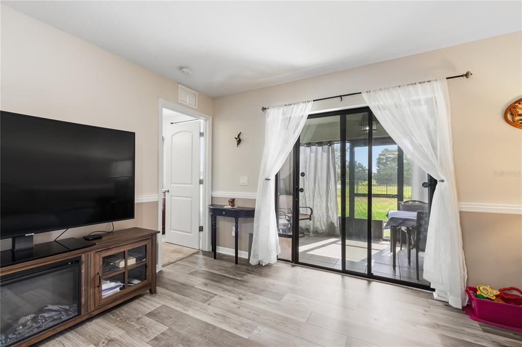 For Sale: $300,000 (3 beds, 2 baths, 1516 Square Feet)