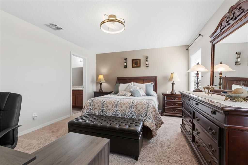 For Sale: $300,000 (3 beds, 2 baths, 1516 Square Feet)