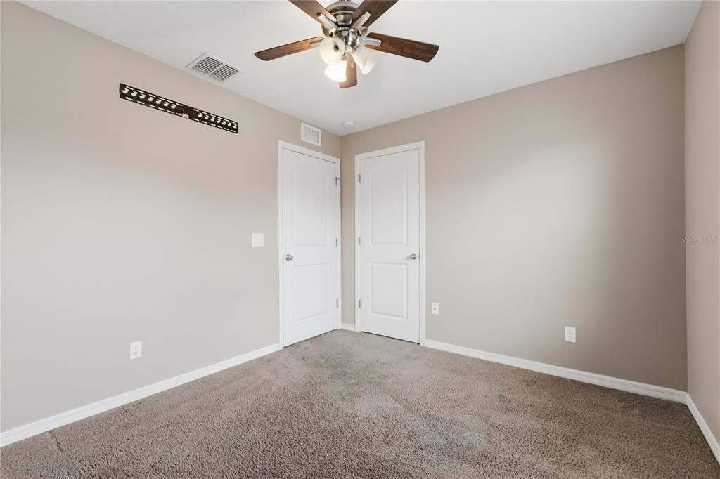 For Sale: $300,000 (3 beds, 2 baths, 1516 Square Feet)