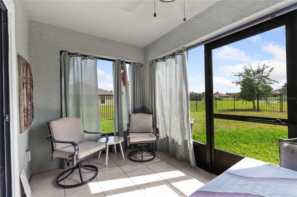 For Sale: $300,000 (3 beds, 2 baths, 1516 Square Feet)