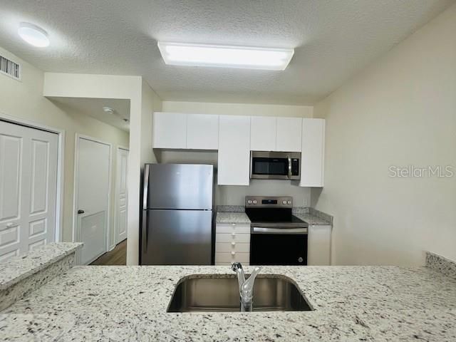 For Rent: $1,800 (1 beds, 1 baths, 640 Square Feet)