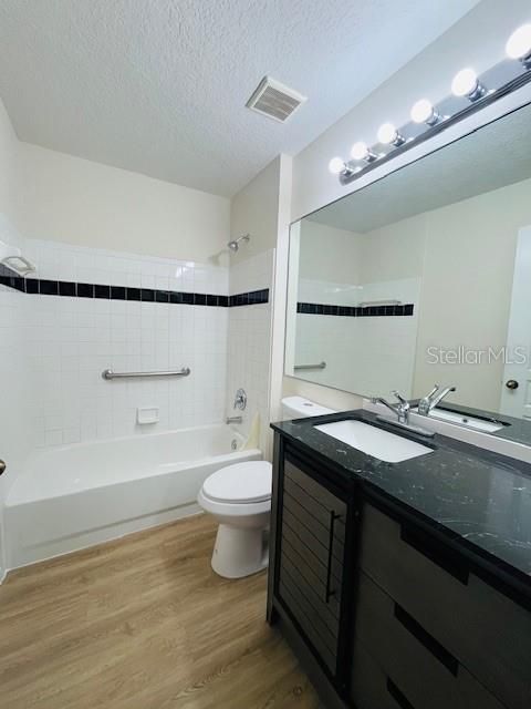 For Rent: $1,800 (1 beds, 1 baths, 640 Square Feet)