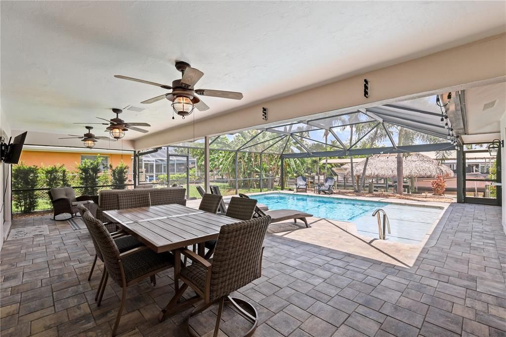 For Sale: $875,000 (4 beds, 2 baths, 1983 Square Feet)