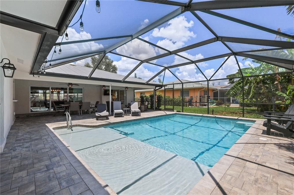 For Sale: $875,000 (4 beds, 2 baths, 1983 Square Feet)