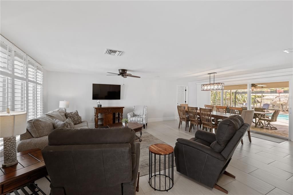 For Sale: $875,000 (4 beds, 2 baths, 1983 Square Feet)
