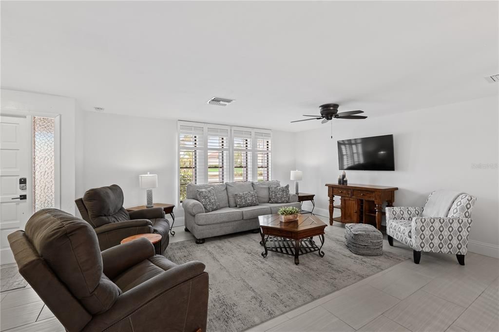 For Sale: $875,000 (4 beds, 2 baths, 1983 Square Feet)
