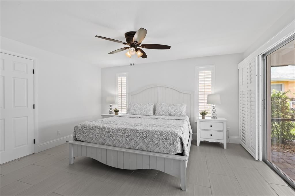 For Sale: $875,000 (4 beds, 2 baths, 1983 Square Feet)