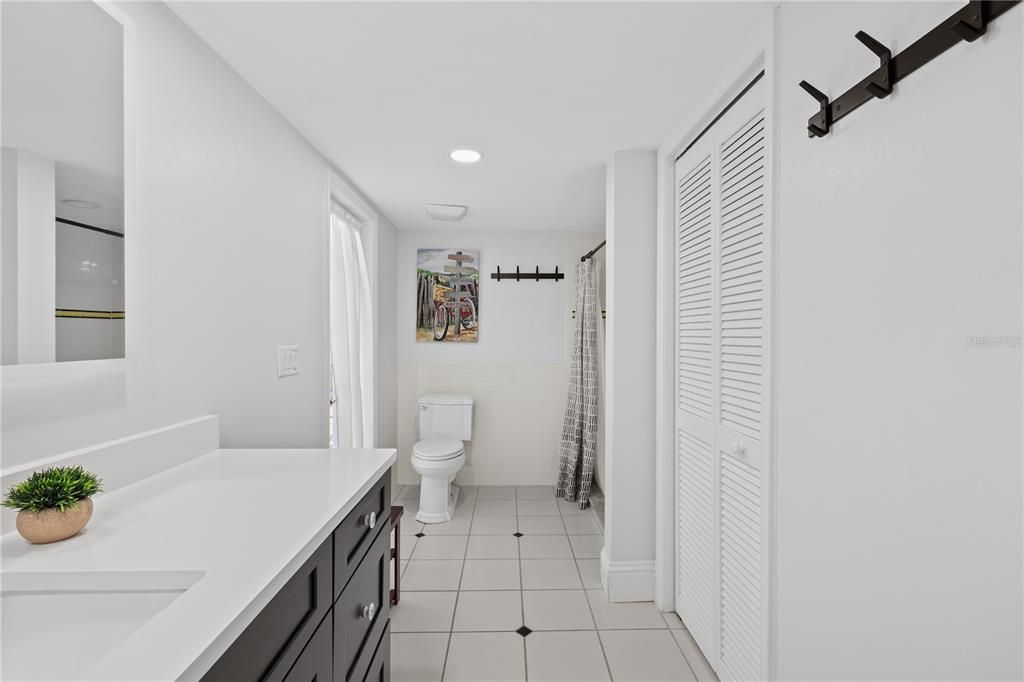 For Sale: $875,000 (4 beds, 2 baths, 1983 Square Feet)
