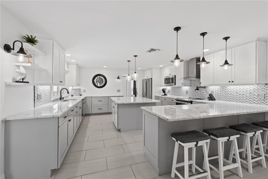 For Sale: $875,000 (4 beds, 2 baths, 1983 Square Feet)