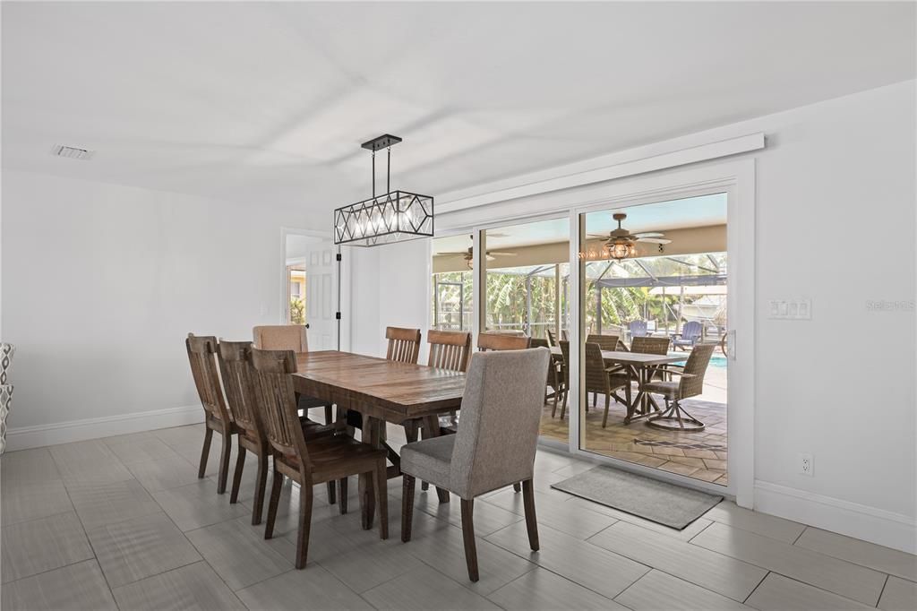 For Sale: $875,000 (4 beds, 2 baths, 1983 Square Feet)