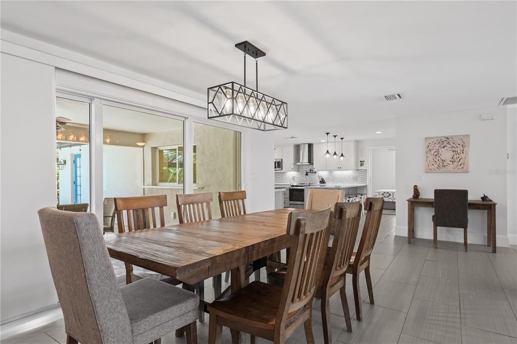 For Sale: $875,000 (4 beds, 2 baths, 1983 Square Feet)
