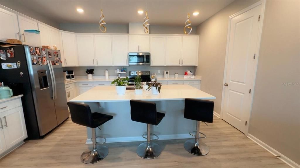 For Rent: $2,500 (4 beds, 3 baths, 2097 Square Feet)