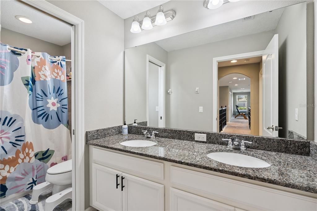 For Sale: $1,000,000 (4 beds, 3 baths, 3828 Square Feet)