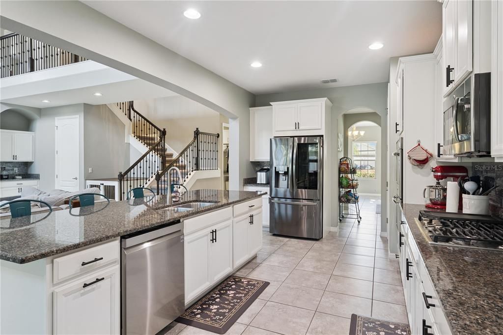 For Sale: $1,000,000 (4 beds, 3 baths, 3828 Square Feet)