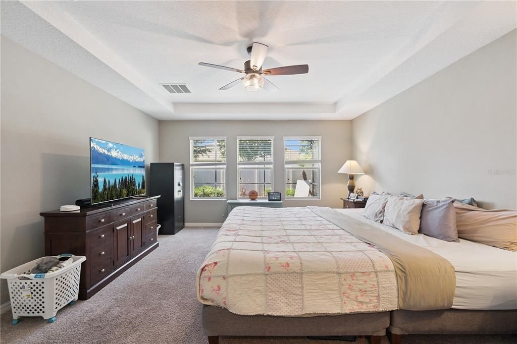 For Sale: $1,000,000 (4 beds, 3 baths, 3828 Square Feet)