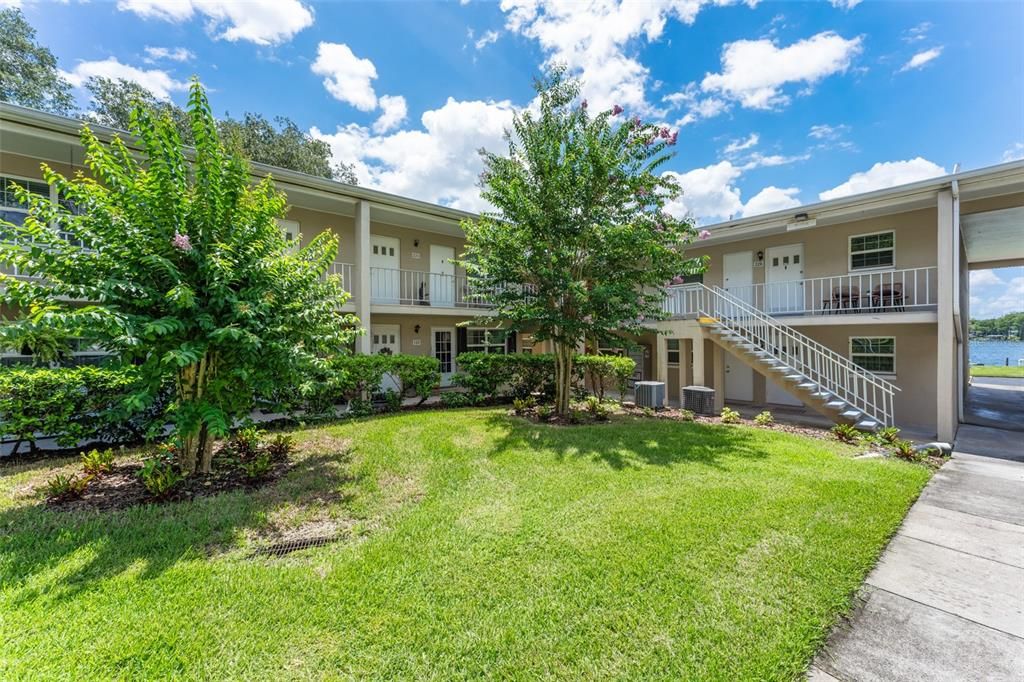 На продажу: $199,900 (2 спален, 1 ванн, 851 Квадратных фут)
