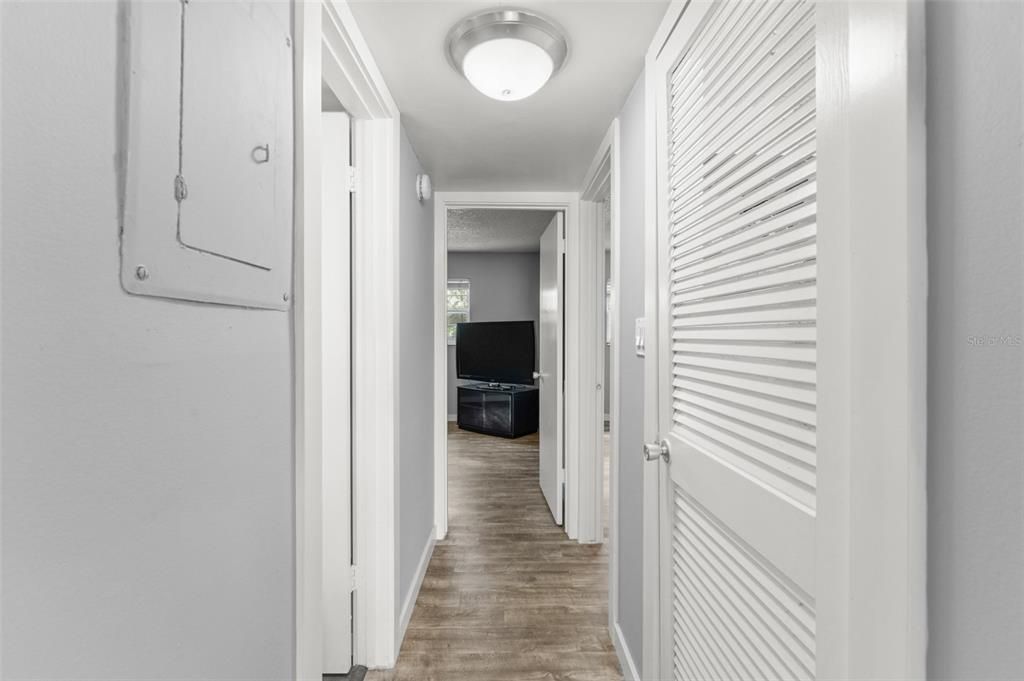 На продажу: $199,900 (2 спален, 1 ванн, 851 Квадратных фут)