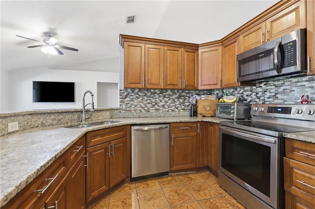 For Sale: $350,000 (4 beds, 2 baths, 2009 Square Feet)